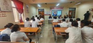 BRD मेडिकल कॉलेज और गवर्नमेंट कॉलेज ऑफ नर्सिंग में संचार कौशल पर विशेष प्रशिक्षण सत्र आयोजित

BRD मेडिकल कॉलेज के प्रिंसिपल एवं डीन डॉ. रामकुमार जायसवाल तथा गवर्नमेंट कॉलेज ऑफ नर्सिंग की प्रिंसिपल डॉ. अल्का सक्सेना के मार्गदर्शन में आज नर्सिंग विद्यार्थियों के लिए “संचार कौशल (Communication Skills)” पर एक दिवसीय प्रशिक्षण सत्र आयोजित किया गया।