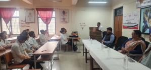 BRD मेडिकल कॉलेज और गवर्नमेंट कॉलेज ऑफ नर्सिंग में संचार कौशल पर विशेष प्रशिक्षण सत्र आयोजित

BRD मेडिकल कॉलेज के प्रिंसिपल एवं डीन डॉ. रामकुमार जायसवाल तथा गवर्नमेंट कॉलेज ऑफ नर्सिंग की प्रिंसिपल डॉ. अल्का सक्सेना के मार्गदर्शन में आज नर्सिंग विद्यार्थियों के लिए “संचार कौशल (Communication Skills)” पर एक दिवसीय प्रशिक्षण सत्र आयोजित किया गया।